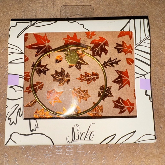 Sseko Girls Foundation Jewelry Modern Contemporary Africa Charm Gold Bracelet - Picture 7 of 10